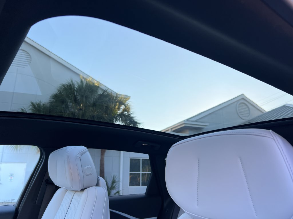 Used 2025 Cadillac Lyriq Luxury RWD image 12