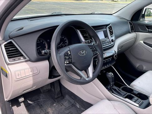 Used 2017 Hyundai Tucson SE AWD/4WD image 14