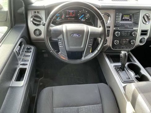 Used 2017 Ford Expedition XLT image 14