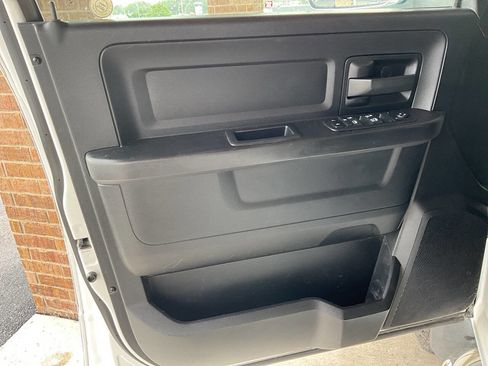 Used 2014 RAM 2500 Tradesman w/ Chrome Appearance Group AWD/4WD image 28