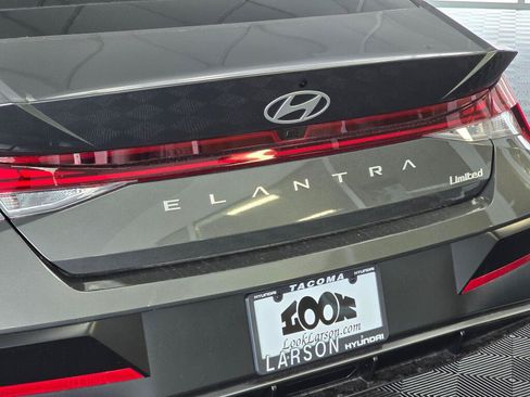 New 2026 Hyundai Elantra Limited FWD image 12