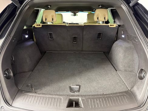 Used 2017 Cadillac XT5 FWD image 17