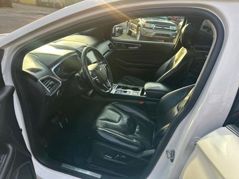 Used 2019 Ford Edge Titanium w/ Equipment Group 301A AWD/4WD image 11