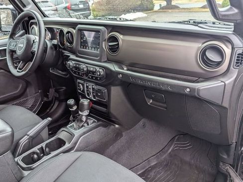 Used 2019 Jeep Wrangler Unlimited Sport S image 27