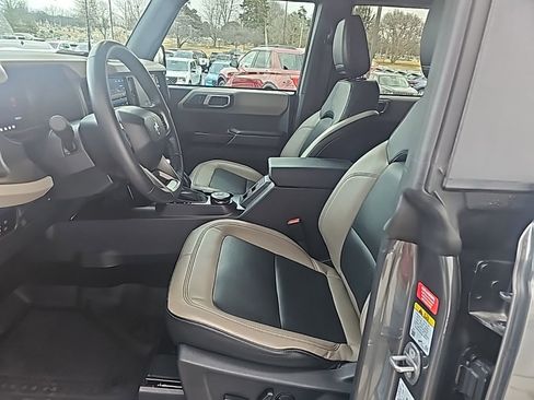 Used 2024 Ford Bronco Wildtrak image 9