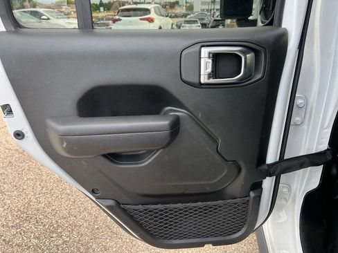 Used 2024 Jeep Wrangler Unlimited AWD/4WD image 34