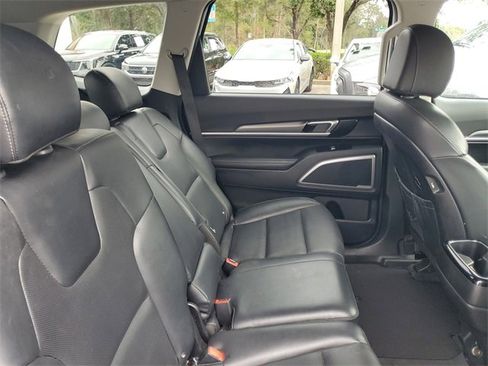 Used 2022 Kia Telluride LX image 33