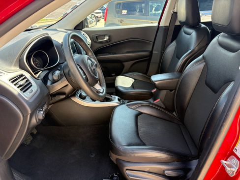 Used 2021 Jeep Compass Latitude AWD/4WD image 11