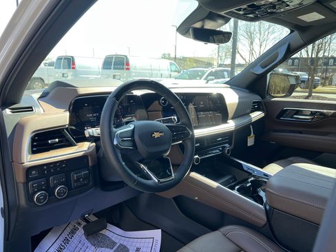 New 2026 Chevrolet Suburban High Country image 17