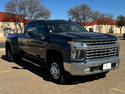 Used 2020 Chevrolet Silverado 3500 LTZ w/ LTZ Texas Edition image 3