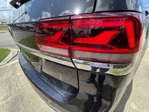 Used 2021 Volkswagen Atlas SE w/ Towing Package AWD/4WD image 9