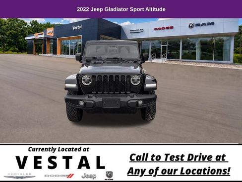 Used 2022 Jeep Gladiator Sport AWD/4WD image 4