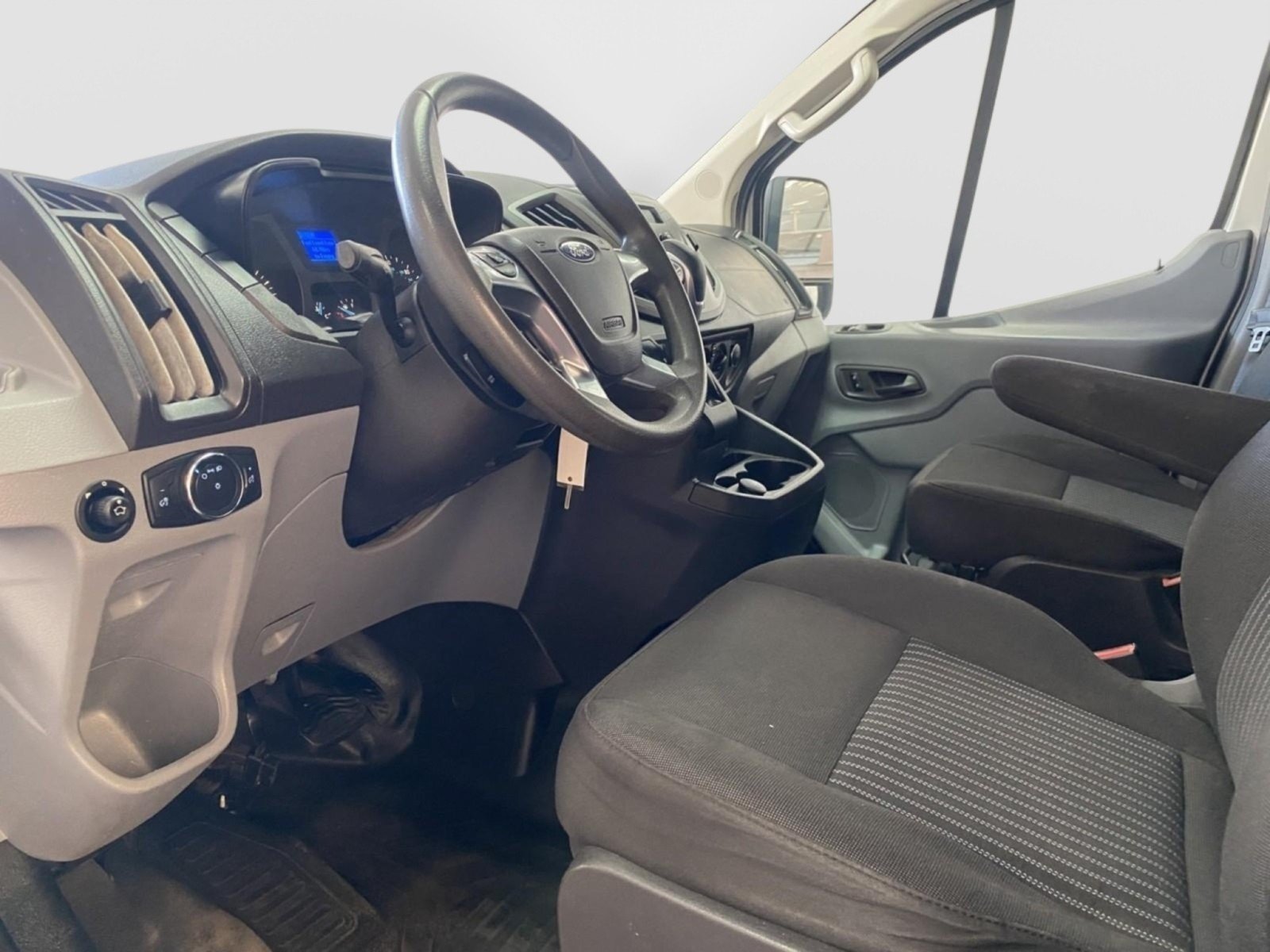 Used 2017 Ford Transit 250 130 Low Roof w/ Exterior Upgrade Package RWD image 15