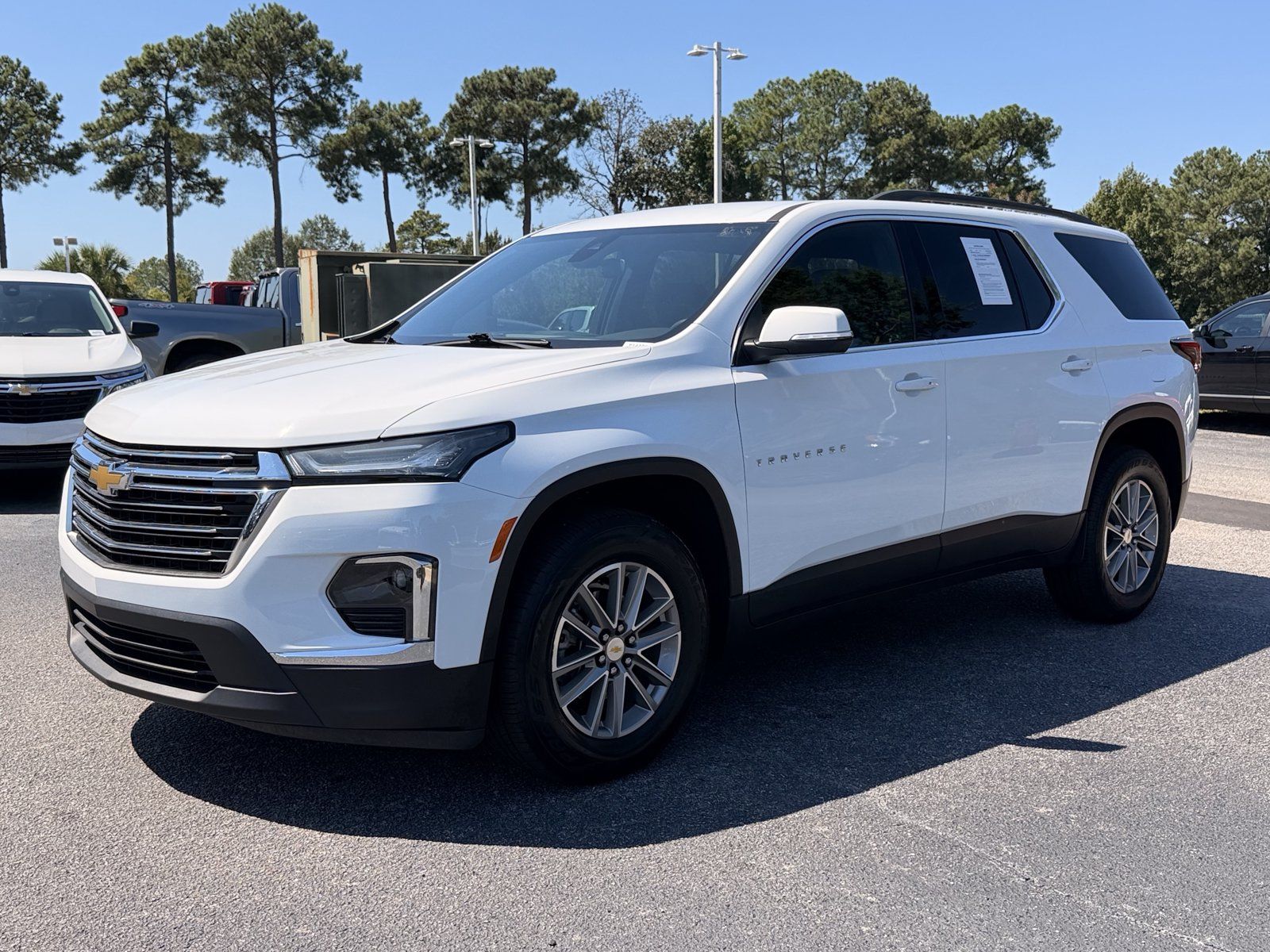 Used 2023 Chevrolet Traverse LT w/ LPO, Cargo Package FWD image 7