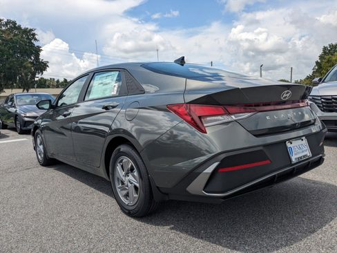 New 2026 Hyundai Elantra SE image 6