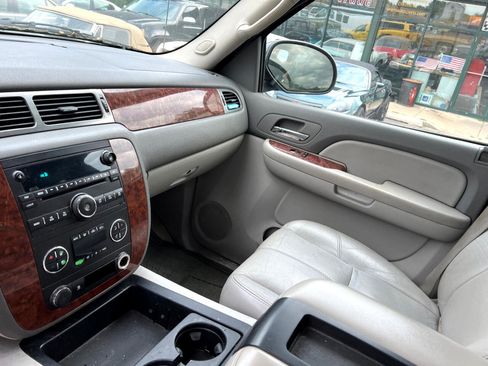 Used 2007 Chevrolet Avalanche LT w/ LT Preferred Equipment Group image 9