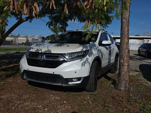 Used 2019 Honda CR-V Touring image 1
