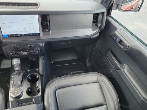 Used 2025 Ford Bronco Badlands AWD/4WD image 14
