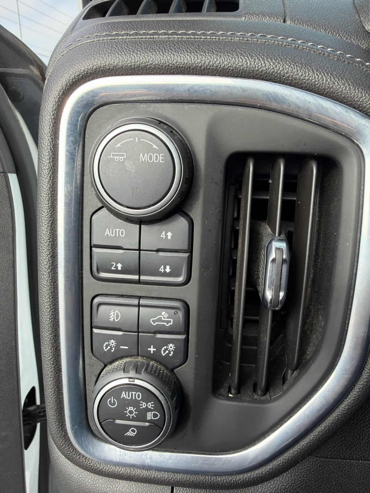Used 2021 Chevrolet Silverado 1500 RST w/ Convenience Package II AWD/4WD image 22