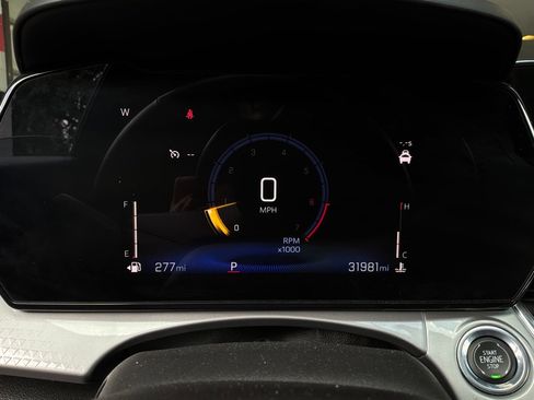 Used 2025 Chevrolet Trax LT w/ LT Convenience Package FWD image 37