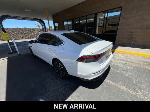 Used 2023 Honda Accord Touring image 6