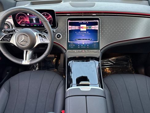New 2026 Mercedes-Benz EQE 320 4MATIC SUV image 4