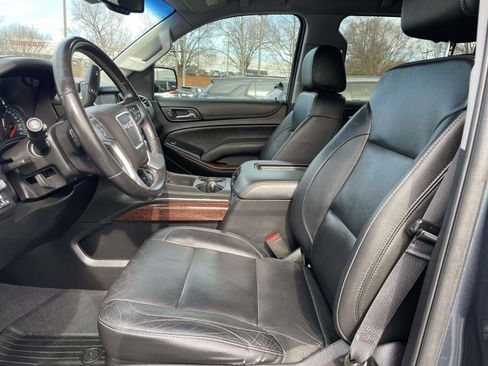 Used 2019 GMC Yukon XL SLT w/ HD Trailering Package image 23