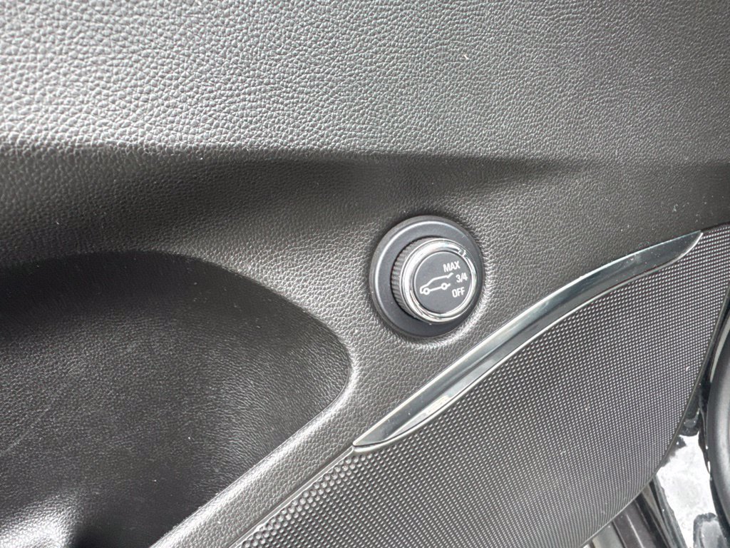 Used 2023 Buick Enclave Essence FWD image 31