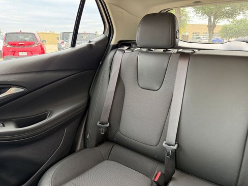 Used 2025 Buick Encore GX Preferred AWD/4WD image 40