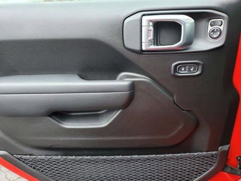 New 2026 Jeep Wrangler Unlimited Rubicon w/ Whitecap Package image 18