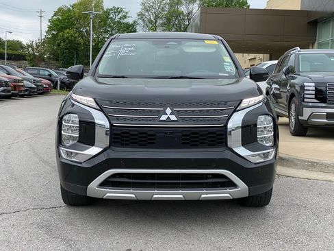 Used 2024 Mitsubishi Outlander SE AWD/4WD image 2