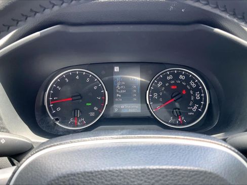 Used 2020 Toyota RAV4 XLE Premium FWD image 20