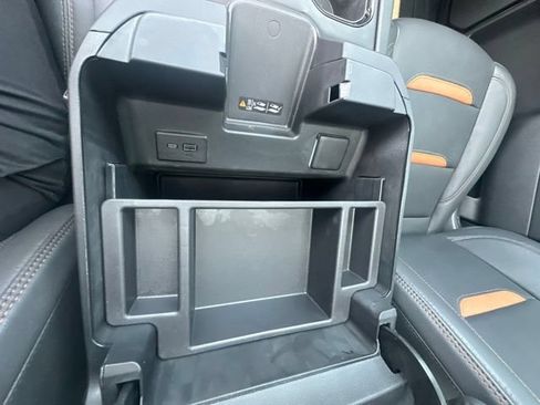 Used 2025 GMC Sierra 2500 AT4 w/ Technology Package AWD/4WD image 31