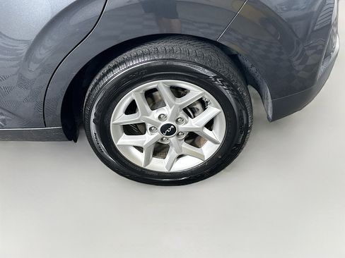 Used 2025 Kia Soul LX w/ LX Technology Package FWD image 11