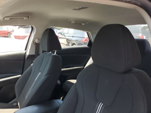 Used 2023 Hyundai Elantra SEL FWD image 16