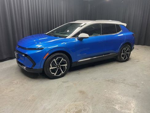 Used 2024 Chevrolet Equinox EV LT image 2