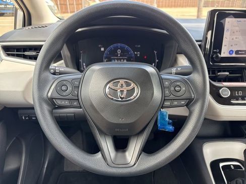Used 2026 Toyota Corolla LE FWD image 5