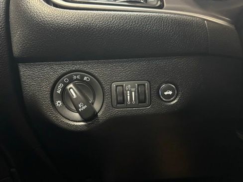 Used 2022 Dodge Challenger R/T image 15