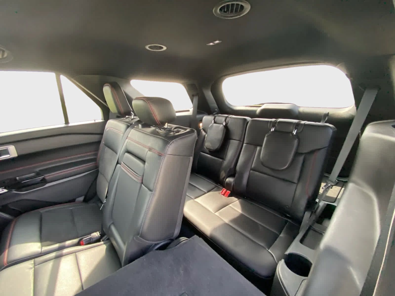 Used 2022 Ford Explorer ST-Line AWD/4WD image 16