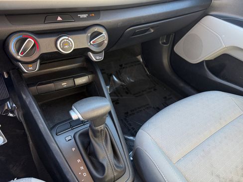 Used 2022 Kia Rio S image 13