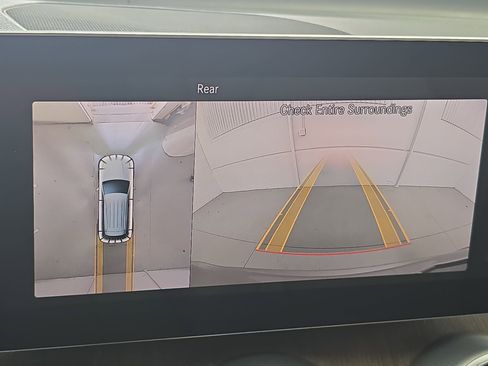 Used 2021 Mercedes-Benz GLC 300 4MATIC image 23