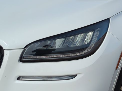 Used 2021 Lincoln Corsair Grand Touring image 9