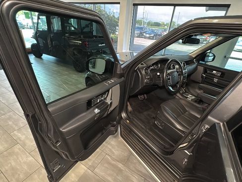 Used 2016 Land Rover LR4 HSE AWD/4WD image 24