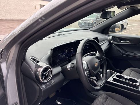 Used 2025 Chevrolet Equinox LT FWD image 35
