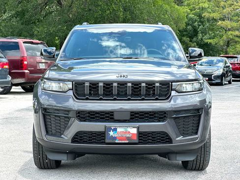 New 2026 Jeep Grand Cherokee Altitude RWD image 10