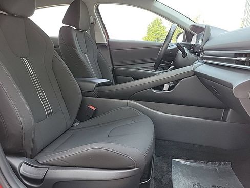 Used 2023 Hyundai Elantra SEL w/ Convenience Package FWD image 14
