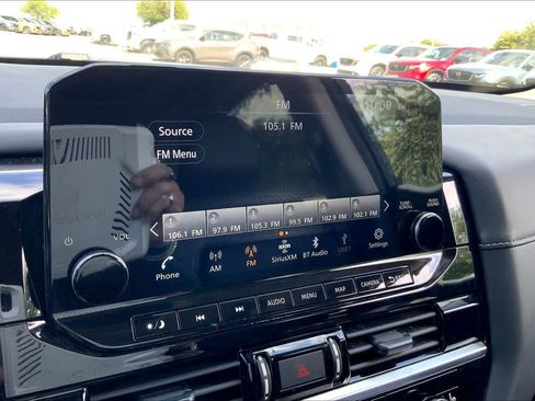 Used 2024 Nissan Pathfinder SL w/ SL Premium Package FWD image 33
