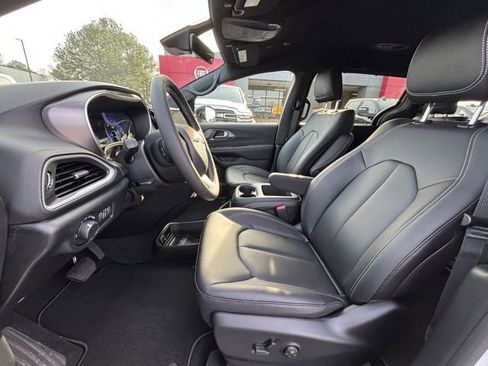 New 2026 Chrysler Voyager LX image 16