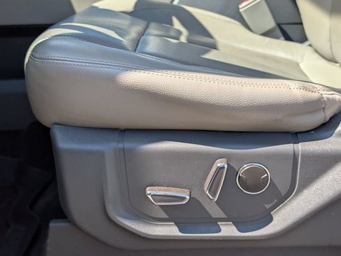 Used 2018 Ford Expedition XLT w/ Equipment Group 202A RWD image 14