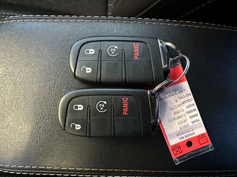 Certified 2019 Jeep Compass Latitude w/ Cold Weather Group AWD/4WD image 8